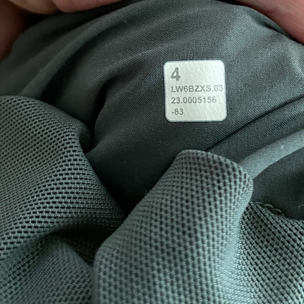 lululemon Softstreme Crop - Size 4 - Picture 3 of 3